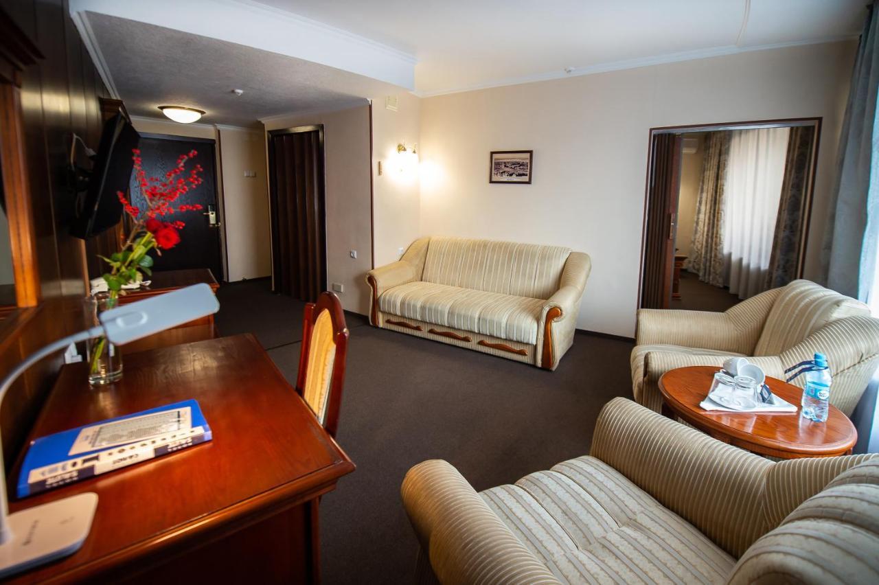 Salute Hotel Kiev Eksteriør billede