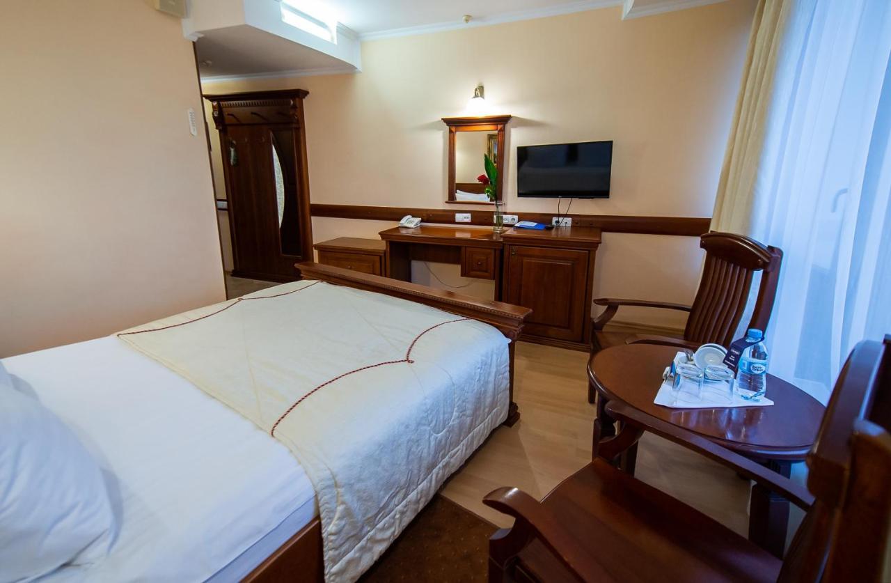 Salute Hotel Kiev Eksteriør billede